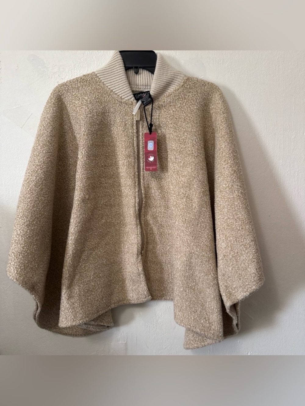 NWT Canada Weather Gear Women’s Beige Cape Poncho Warm Cozy Bouche Zip Up NWT
